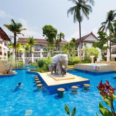 Отель APSARA Beachfront Resort and Villa бассейн фото 3