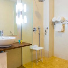 Отель Dimona Suites ванная