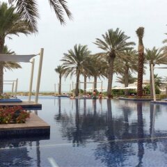 Отель Park Hyatt Abu Dhabi Hotel and Villas ОАЭ, Абу-Даби - 3 отзыва об отеле, цены и фото номеров - забронировать отель Park Hyatt Abu Dhabi Hotel and Villas онлайн бассейн фото 2