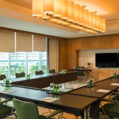 Отель Four Points by Sheraton Sheikh Zayed Road, Dubai фото 2