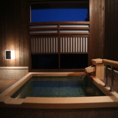 Отель Izukogen Onsen E Kokochiyado Kazeyobi Ито бассейн