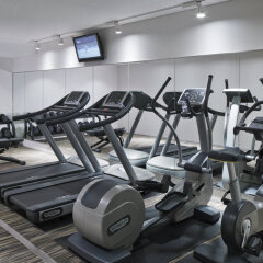Отель Courtyard by Marriott Tokyo Station фитнесс-зал