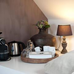 Отель B&B B Guest в номере фото 2