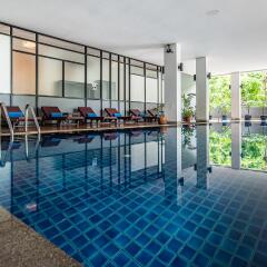 Отель Tonson Residence B Boutique бассейн фото 3