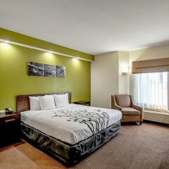 Отель Sleep Inn Frederick сейф в номере
