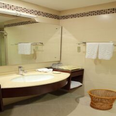 Отель Zhongshan Leeko Hotel Китай, Чжуншань - отзывы, цены и фото номеров - забронировать отель Zhongshan Leeko Hotel онлайн ванная