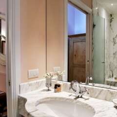 Апартаменты La Croce d'Oro - Santa Croce Suite Apartments ванная фото 2