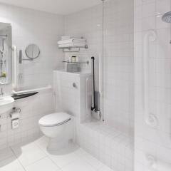 Отель DoubleTree by Hilton Hotel London - Westminster Великобритания, Лондон - 4 отзыва об отеле, цены и фото номеров - забронировать отель DoubleTree by Hilton Hotel London - Westminster онлайн ванная