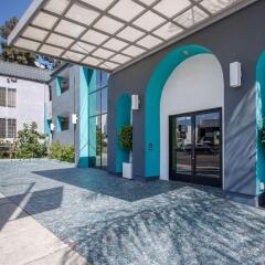 Отель Quality Inn Near Hollywood Walk of Fame США, Лос-Анджелес - 1 отзыв об отеле, цены и фото номеров - забронировать отель Quality Inn Near Hollywood Walk of Fame онлайн парковка