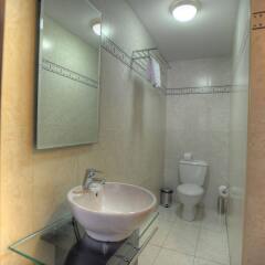 Отель St. Julians Bay Hotel Мальта, Баллута-бей - 1 отзыв об отеле, цены и фото номеров - забронировать отель St. Julians Bay Hotel онлайн ванная фото 2