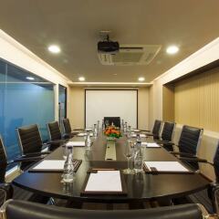 Отель Golden Tulip Mandison Suites Бангкок фото 9