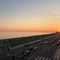 Отель 2 Bedroom Flat With Stunning Sea Views and Balcony Брайтон пляж