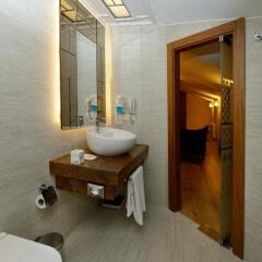 Collage Pera Hotel - Special Class Турция, Стамбул - 2 отзыва об отеле, цены и фото номеров - забронировать отель Collage Pera Hotel - Special Class онлайн ванная фото 2