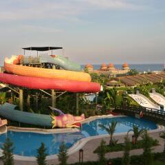 Limak Lara Deluxe Hotel & Resort бассейн