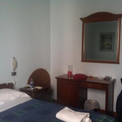 Hotel Charleston Сполето сейф в номере