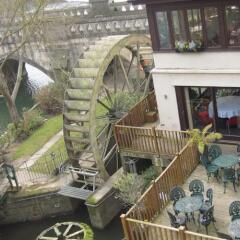 Old Mill Hotel & Lodge бассейн