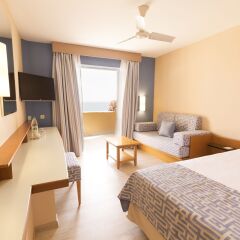 Отель ROBINSON ESQUINZO PLAYA - All Inclusive Испания, Эскинсо - отзывы, цены и фото номеров - забронировать отель ROBINSON ESQUINZO PLAYA - All Inclusive онлайн комната для гостей фото 5