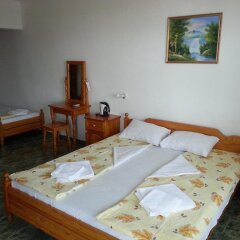 Отель Guest House Kostadinovi Болгария, Равда - отзывы, цены и фото номеров - забронировать отель Guest House Kostadinovi онлайн сейф в номере