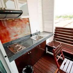 Апартаменты Kata Beach Studio Service Apartment в номере