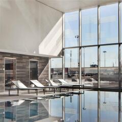 Отель Aloft London Excel бассейн фото 3