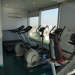 RK Suite Hotel фитнесс-зал