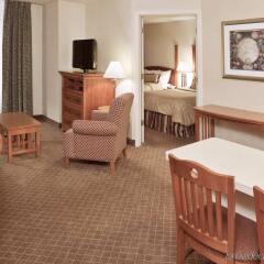 Отель Staybridge Suites Columbus-Airport комната для гостей фото 2