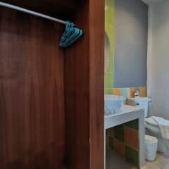 Отель Again At Naiharn Beach Resort Пхукет сейф в номере