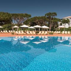 Отель Pine Cliffs Residence, a Luxury Collection Resort, Algarve Португалия, Албуфейра - отзывы, цены и фото номеров - забронировать отель Pine Cliffs Residence, a Luxury Collection Resort, Algarve онлайн бассейн фото 3