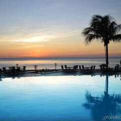 Отель Centara Sandy Beach Resort Danang бассейн фото 2