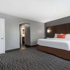 Отель Hawthorn Suites by Wyndham Columbus West комната для гостей фото 4