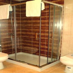 Отель Realrent Jardines de Viveros Испания, Валенсия - отзывы, цены и фото номеров - забронировать отель Realrent Jardines de Viveros онлайн ванная фото 2