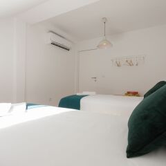 Апартаменты Santa Justa Apartments 24, Downtown Center комната для гостей фото 5