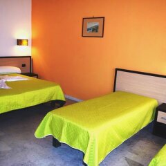 Hotel Quadrifoglio - Quadrifoglio Village Понтеканьяно сейф в номере