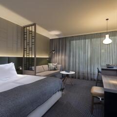 Отель Adina Apartment Hotel Hamburg Speicherstadt Германия, Гамбург - 1 отзыв об отеле, цены и фото номеров - забронировать отель Adina Apartment Hotel Hamburg Speicherstadt онлайн комната для гостей фото 2