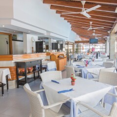 Отель Aparthotel Flora Испания, Полленса - 1 отзыв об отеле, цены и фото номеров - забронировать отель Aparthotel Flora онлайн питание
