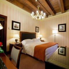 Отель Hilton Molino Stucky Venice сейф в номере