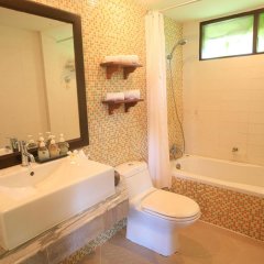 Отель Coral Cliff Beach Resort Samui Таиланд, Самуи - 2 отзыва об отеле, цены и фото номеров - забронировать отель Coral Cliff Beach Resort Samui онлайн ванная