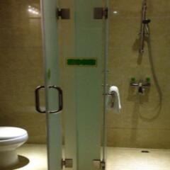 Vienna Hotel Guangzhou Jichang Branch ванная