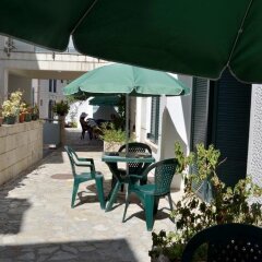Отель Secret Garden Apartments Черногория, Свети-Стефан - отзывы, цены и фото номеров - забронировать отель Secret Garden Apartments онлайн гостиничный бар