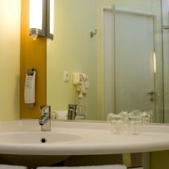 Ibis Hotel Plzen Пльзень ванная фото 2