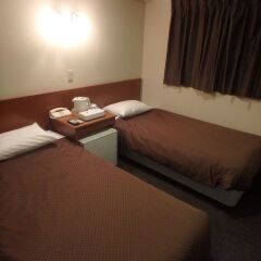Hotel SUNTARGAS UENO сейф в номере