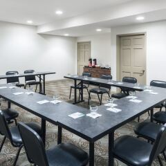 Отель Wyndham Garden Baton Rouge