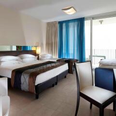 Отель Mercure Rimini Lungomare Италия, Римини - 8 отзывов об отеле, цены и фото номеров - забронировать отель Mercure Rimini Lungomare онлайн комната для гостей фото 2