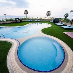Grand Jomtien Palace Hotel бассейн