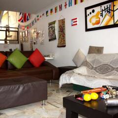Отель Colombian Home Hostel Cali Колумбия, Кали - отзывы, цены и фото номеров - забронировать отель Colombian Home Hostel Cali онлайн комната для гостей