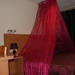 Hotel Besaya сейф в номере