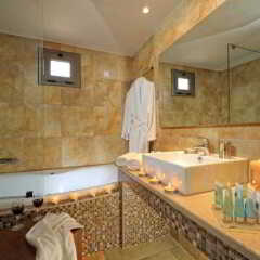 Отель Royal Heights Resort Villas & Spa Греция, Малия - отзывы, цены и фото номеров - забронировать отель Royal Heights Resort Villas & Spa онлайн ванная фото 2