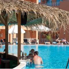 Отель Menada Sunny Day 6 Apartments Болгария, Несебр - отзывы, цены и фото номеров - забронировать отель Menada Sunny Day 6 Apartments онлайн бассейн фото 2