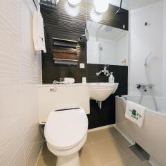 Отель UNIZO INN Tokyo Kandaeki-West ванная