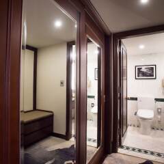 Отель Millennium Hilton Seoul сейф в номере